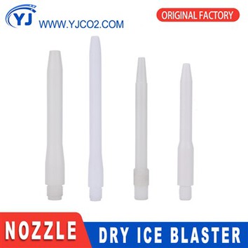 Kuiva jääpuhdistussuutin